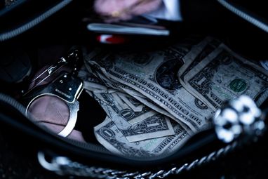 Наказание коррупционеров: большинство украинцев за ускорение даже с нарушением законов