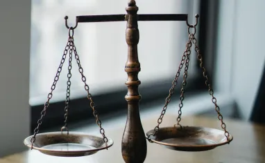 Чехия обвиняет руководителя фонда в присвоении почти $900 тысяч, которые должны были пойти на помощь украинцам
