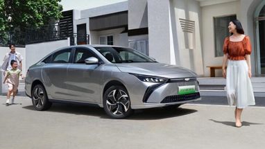 Geely представила новый электрический седан дешевле 17 тысяч долларов (Фото)