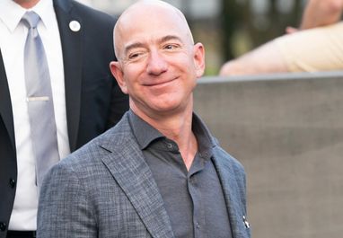 Засновник Amazon Джефф Безос продав акції компанії на $2 млрд