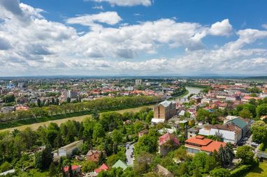 <i>В Ужгороде относительно спокойно, но жилье достаточно дорогое</i>
