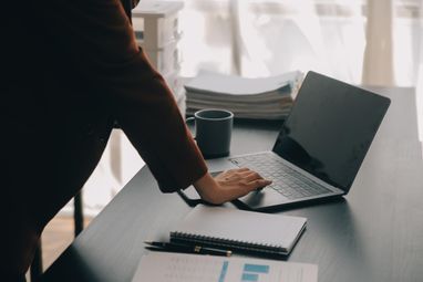 Предприятия нуждаются в работниках в промышленности, строительстве, транспорте, логистике, сельском хозяйстве и сфере услуг