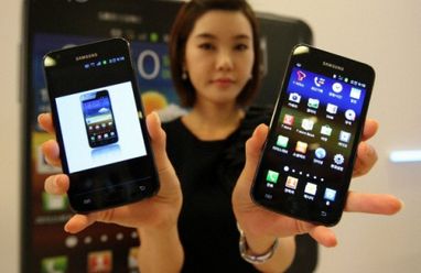 Samsung выпустит новые смартфоны Galaxy Mega с огромными экранами (ФОТО)