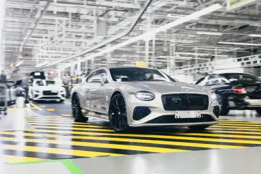 Bentley анонсировала первый электромобиль на 2026 год