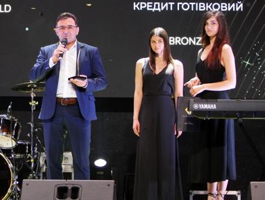 Хто в Україні видає найкращі кредити готівкою — FinAwards 2021