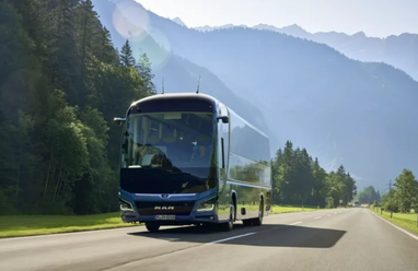 Автобуси MAN отримали інтелектуальну систему екстреної зупинки