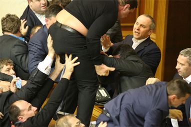 Нардепи від "Свободи" і ПР побились у ВР
