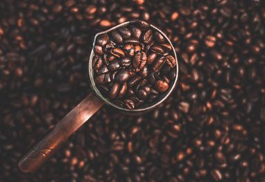 Цены на кофе достигли рекордного уровня: в Bloomberg объяснили, с чем это связано