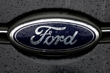 Продажи Ford в США упали после отказа от популярных кроссоверов