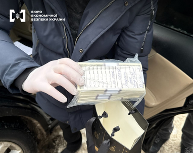 Фальшиві долари за пів ціни: БЕБ завершило розслідування схеми збуту валюти