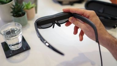 TCL анонсувала натільнй зовнішній дисплей для смартфона або планшета у вигляді окулярів