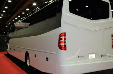 Из грузовика Freightliner сделали роскошный автобус для колледжей