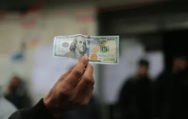 Обменники обязаны принимать «старые доллары»: НБУ дал разъяснение и ужесточил контроль