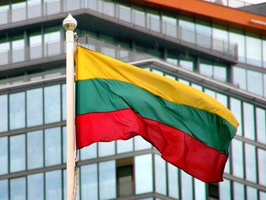 Работа в Литве: какие зарплаты и бонусы предлагают работодатели
