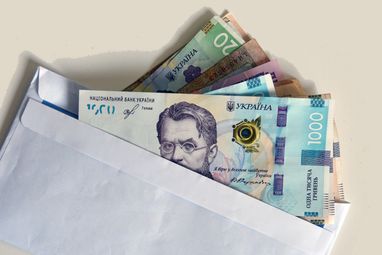 В Україні стали рідше платити зарплати в «конверті»