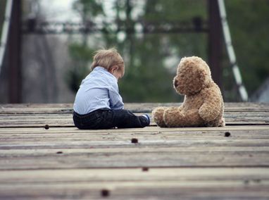 Как получить государственную помощь детям, родители которых уклоняются от уплаты алиментов