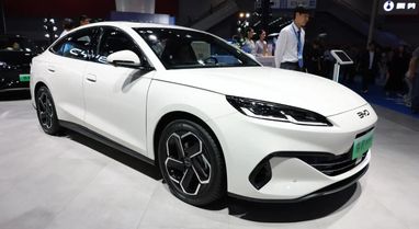 BYD представила гібридні седан і універсал Seal 06 в Європі