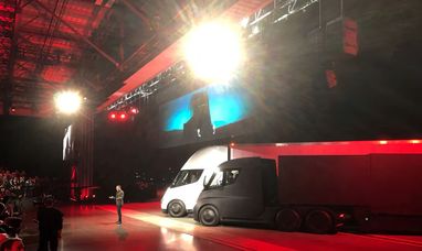 Среди клиентов Tesla, приглашенных на презентацию, были PepsiCo, DHL и US Foods.