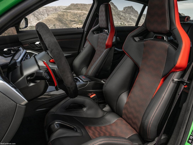 Семейный спорткар: BMW готовят сверхмощный заряженный универсал (фото)