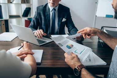 Уряд скасував обмеження на імпорт послуг для бізнесу, які діяли з початку війни