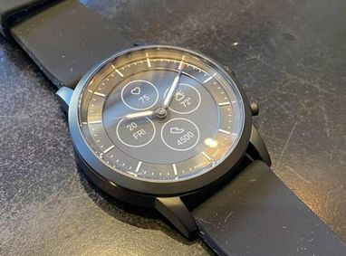 Американський бренд представив гібридний смарт-годинник (фото)