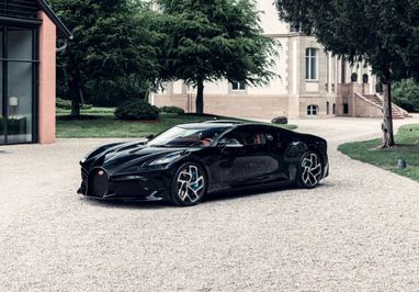 Гиперкар Bugatti La Voiture Noire за 11 млн евро представлен официально