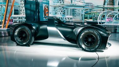 Toyota показала двомісний гоночний електрокар із віртуальною реальністю (фото)