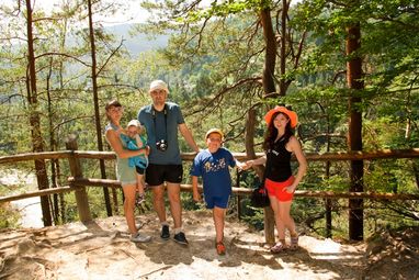 <i>Тропа Довбуша в Яремче, источник фото: travel-al.com.ua</i>