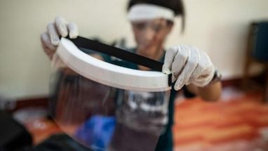 Apple показала свою защитную маску против COVID-19 (фото, видео)