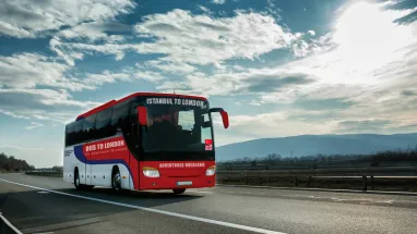 22 країни за 56 днів: найдовша у світі автобусна подорож (фото)