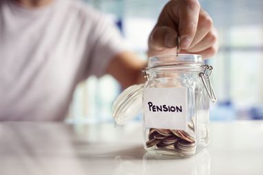 В Україні на рік «заморозять» мінімальну пенсію на рівні 2093 гривні