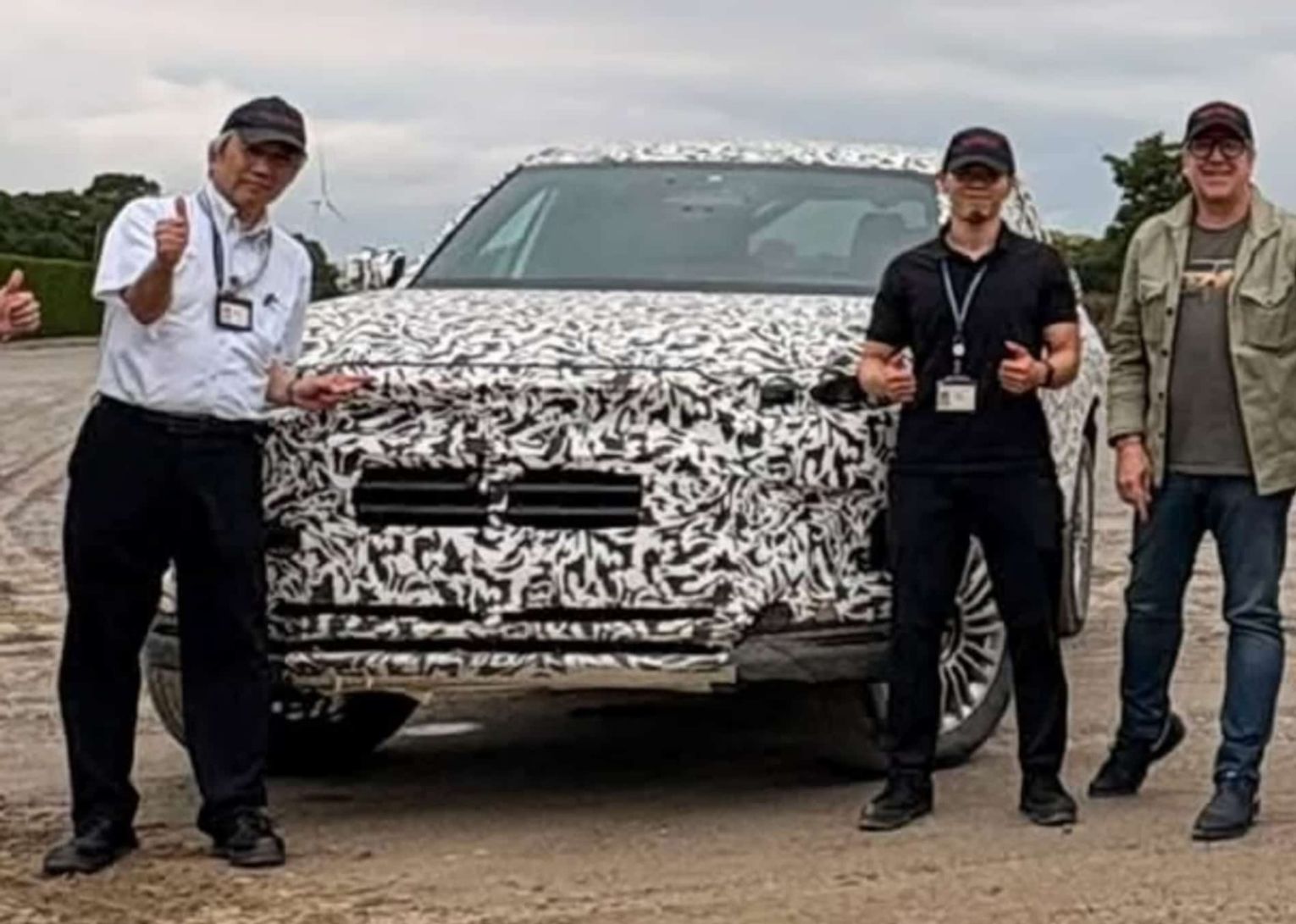 Toyota заінтригувала новим великим позашляховиком