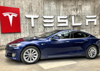 Продажи Tesla в ЕС сократились на 52% в апреле из-за политики Илона Маска