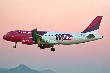 WizzAir примет на работу более 100 украинцев в Польше