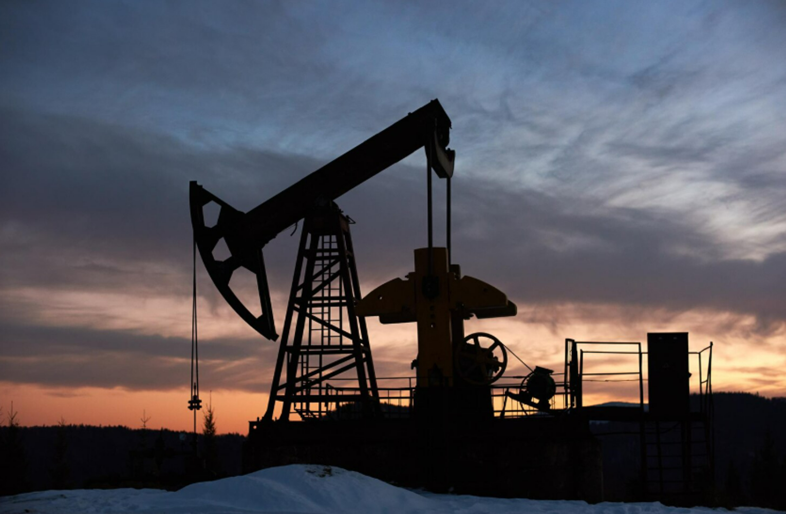 Глобальні запаси нафти скоротилися на сотні мільйонів барелів — Bloomberg