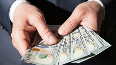 Чого очікувати від курсу долара у 2025 році: відповідь голови НБУ