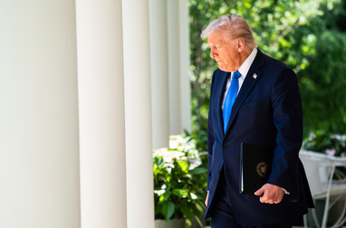 Действия Трампа привели к массовому оттоку кадров из государственного сектора — WP