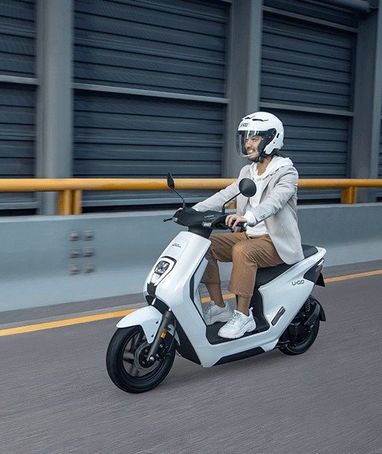 Honda випустила супердоступний електричний скутер (фото)