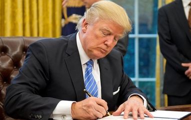 Трамп продовжив санції проти рф