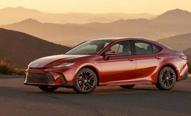 Toyota Camry (2026)