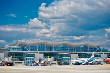 Украина полностью закрыла свое воздушное пространство для гражданских самолетов 24 февраля 2022 года