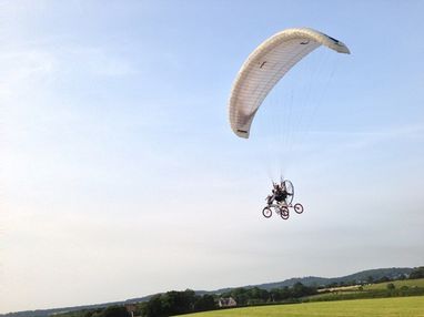 В Британии поступил в продажу первый летающий велосипед Paravelo Xplore Air