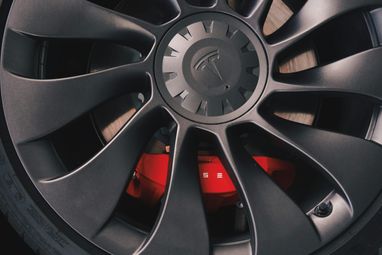 Тормоза автомобиля Tesla