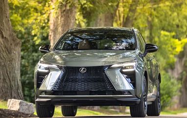 Lexus лишилась бензиновой версии кроссовера NX