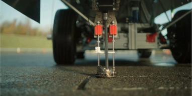 Представлен первый электромобиль, который может обнаруживать и самостоятельно латать ямы на дорогах