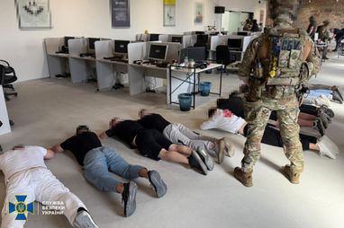 Обокрали граждан ЕС: правоохранители Украины и Чехии разоблачили колцентр на Закарпатье