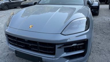 Дорогі автівки потрапляють до росії попри європейські санкції — дослідження Sky News