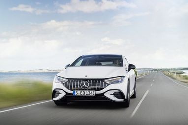 Представлены «заряженные» версии электромобиля Mercedes-AMG EQE
