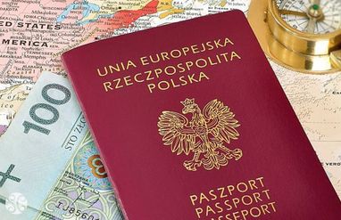 Польща не поспішає надавати українцям громадянство