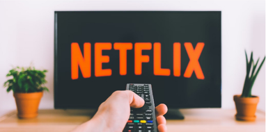ТОП новых фильмов и сериалов о деньгах